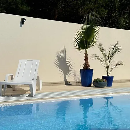 Apartment Comfortable Apartment, Pool