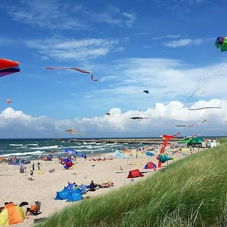 Comfortable, Convenient Apartment, Pool Included *