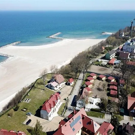 Comfortable, Convenient Apartment, Pool Included *