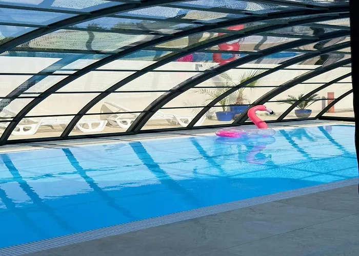 Comfortable, Convenient Apartment, Pool Included