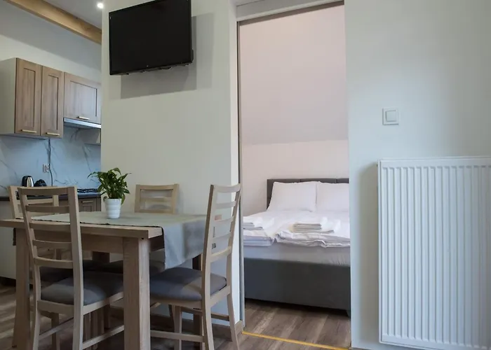 Comfortable, Convenient Apartment, Pool Included شقة