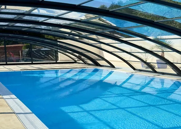 شقة Comfortable, Convenient Apartment, Pool Included *